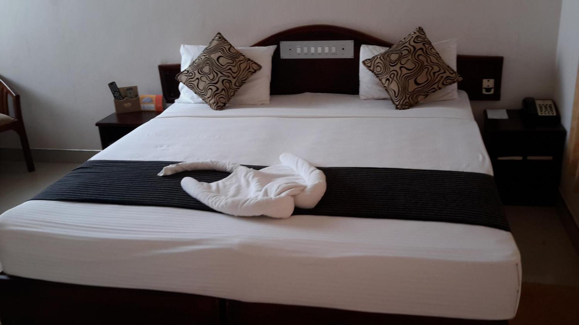 Carolina Beach Resort & Spa Chilaw Exterior photo